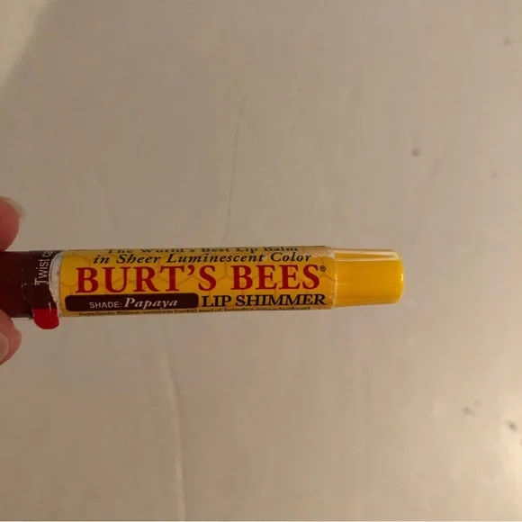 BURT’S BEES Bundle of 3 Unopened Lip Shimmer LIP BALM - Picture 3 of 8